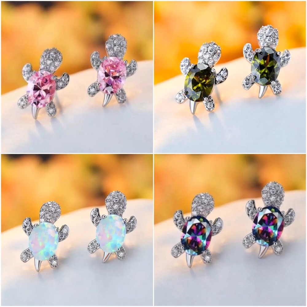 âJust Keep Swimmingâ Turtle Diamond Stud Earrings - Picture 6 of 11